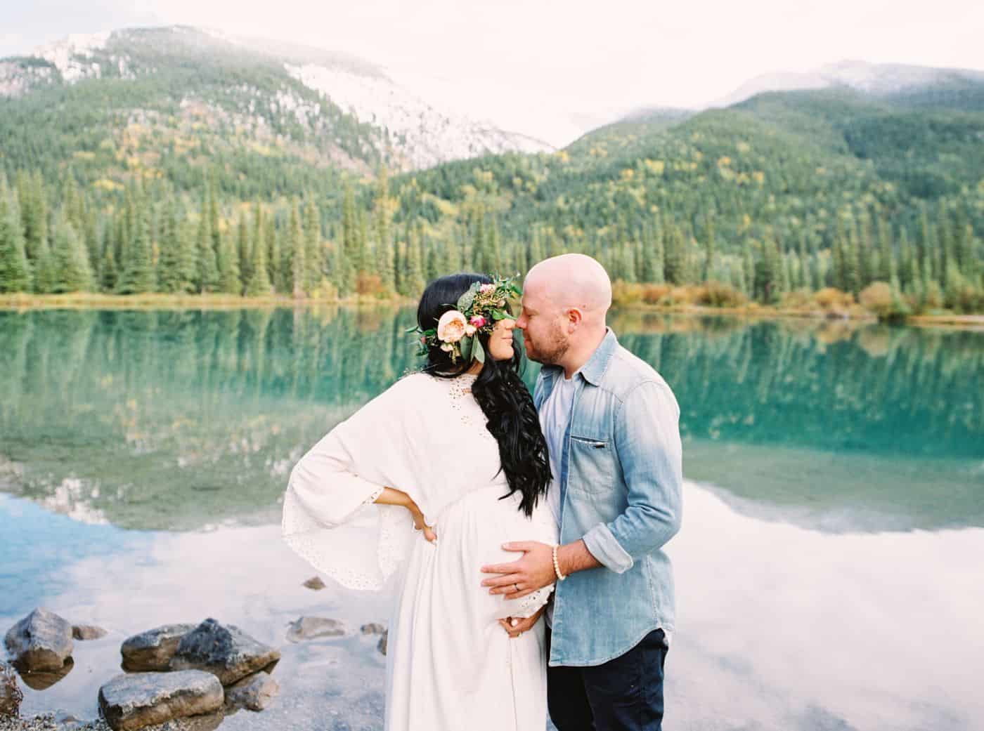 Reach new markets, create collaborations, and quickly fill empty calendar spots with Mini Sessions! Here's your complete guide to doing it RIGHT.